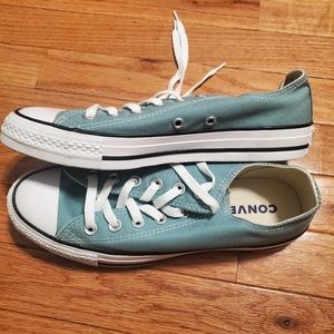 Converse unisex chuck taylor size 8 women size 6 men